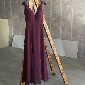 Elegant Burgundy Sleeveless Dress